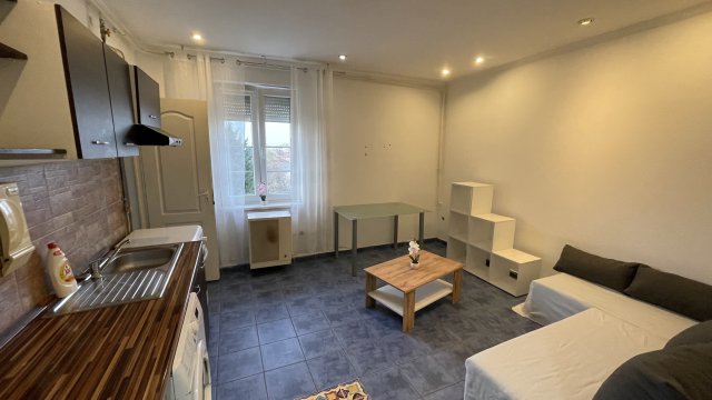 Eladó téglalakás, Győrött 43.9 M Ft, 2 szobás