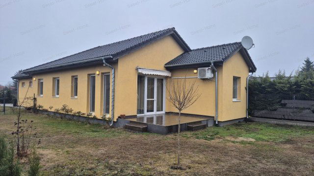 Kiadó családi ház, albérlet, Kecskeméten 450 E Ft / hó