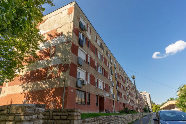 Eladó téglalakás, Kazincbarcikán 23.2 M Ft, 1+2 szobás