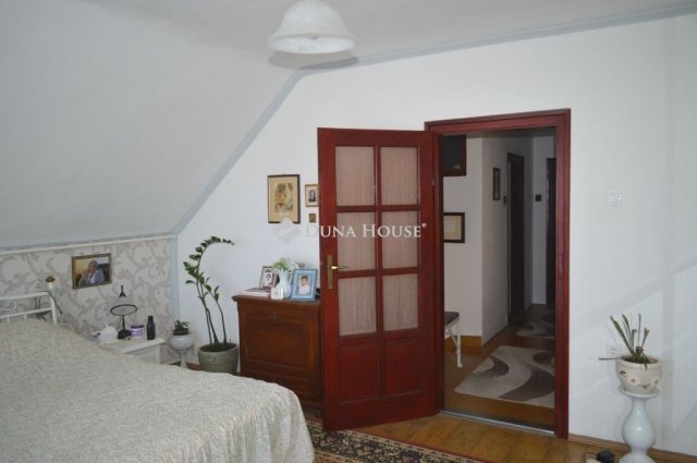 Eladó családi ház, Debrecenben 99 M Ft, 5 szobás