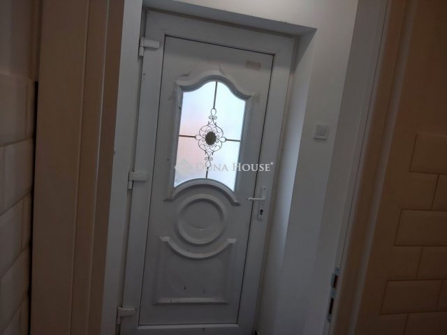 Eladó családi ház, Dunaharasztin 50 M Ft, 2 szobás