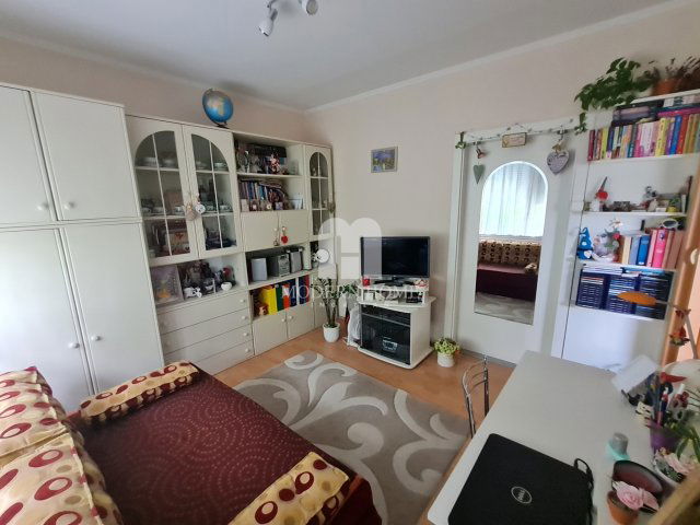 Eladó panellakás, Székesfehérvárott 46 M Ft, 2 szobás