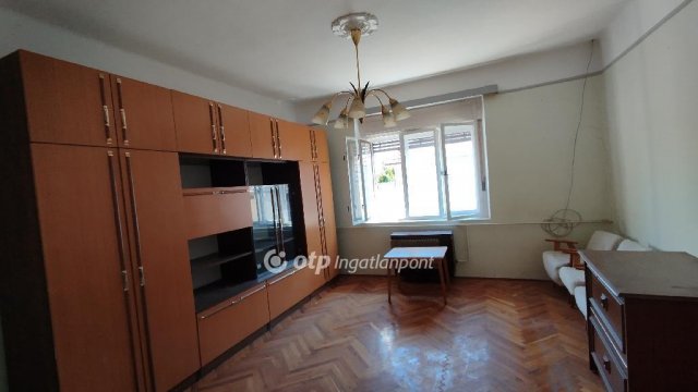 Eladó családi ház, Jászberényben 31.5 M Ft, 2+1 szobás