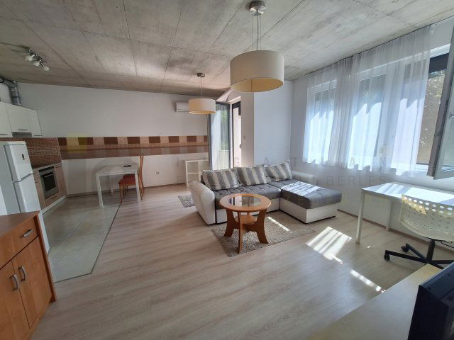Kiadó téglalakás, albérlet, Szegeden, Bécsi körúton, 2 szobás
