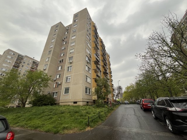 Eladó panellakás, Debrecenben 54 M Ft, 1+1 szobás