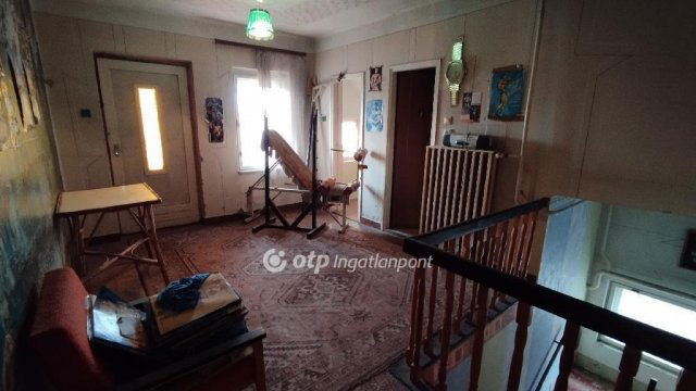 Eladó családi ház, Jászdózsán 26.5 M Ft, 3+4 szobás