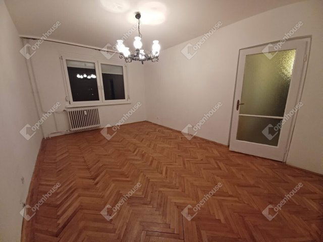 Eladó panellakás, Debrecenben 59.9 M Ft, 3 szobás