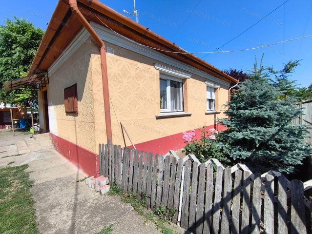 Eladó családi ház, Abonyban 39.99 M Ft, 3 szobás