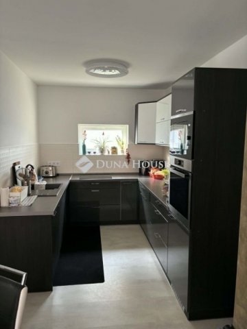 Eladó téglalakás, Nagymaroson 85 M Ft, 2 szobás