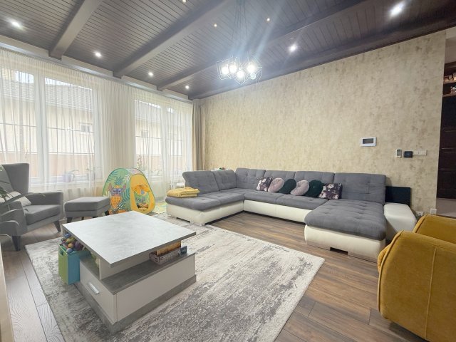 Eladó családi ház, Nyíregyházán 161.9 M Ft, 5 szobás