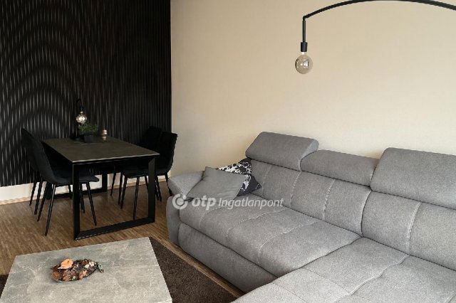 Eladó panellakás, Budapesten, XV. kerületben 54.9 M Ft, 2 szobás