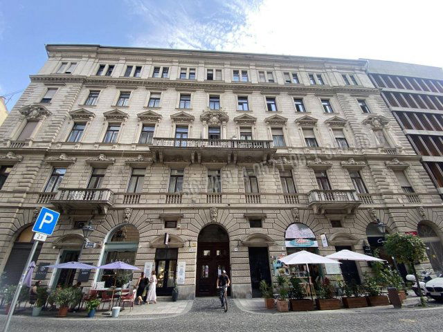 Eladó téglalakás, Budapesten, VI. kerületben 74.99 M Ft