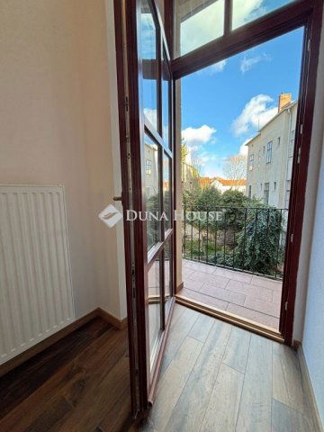 Eladó téglalakás, Sopronban 82.5 M Ft, 6 szobás