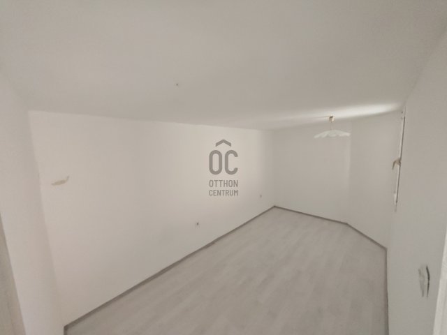 Eladó családi ház, Esztergomban 41.9 M Ft, 4 szobás