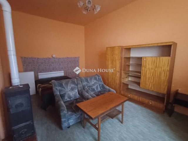 Eladó családi ház, Bábolnán 12 M Ft, 3 szobás