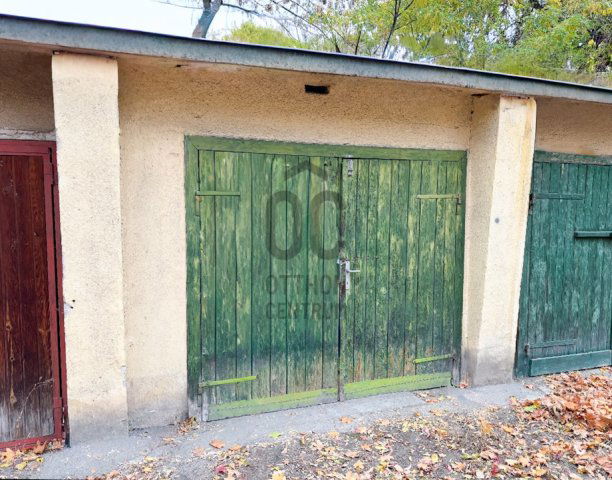 Eladó garázs, Budapesten, XIV. kerületben 8 M Ft