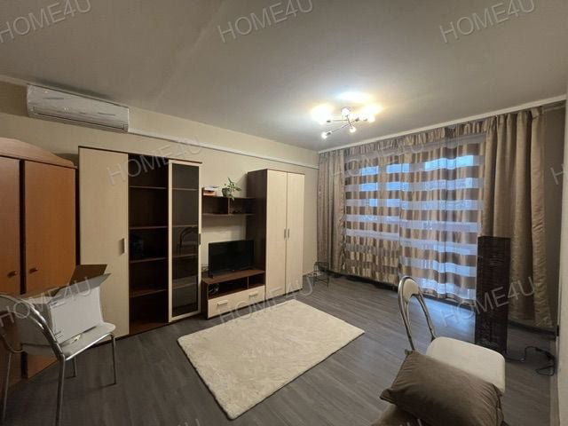 Kiadó panellakás, albérlet, Szolnokon 130 E Ft / hó, 2 szobás