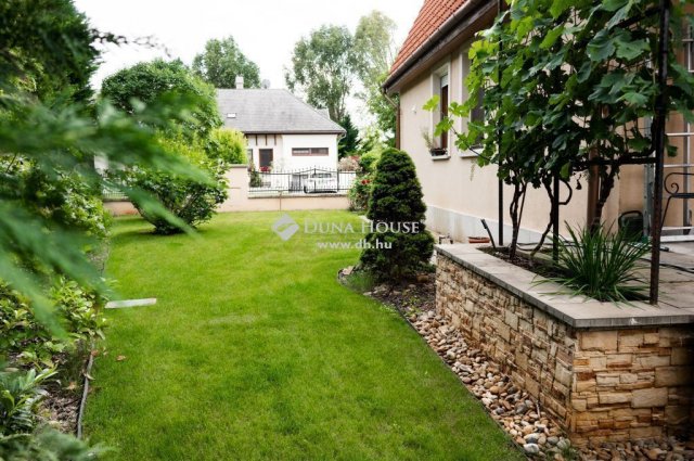 Eladó családi ház, Kecskeméten 248 M Ft, 6 szobás