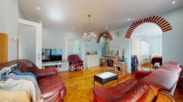 Eladó családi ház, Encsen 62.5 M Ft, 7 szobás