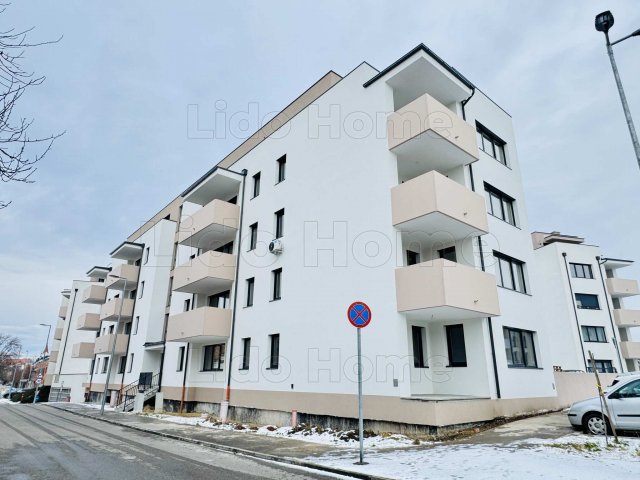 Eladó téglalakás, Győrött 105 M Ft, 3 szobás
