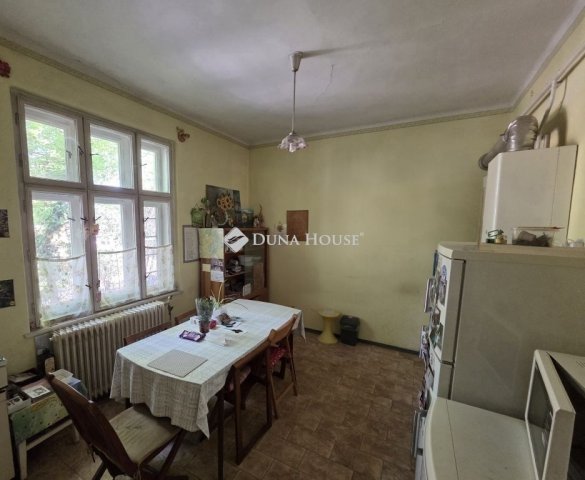 Eladó családi ház, Szegeden 99.5 M Ft, 8 szobás