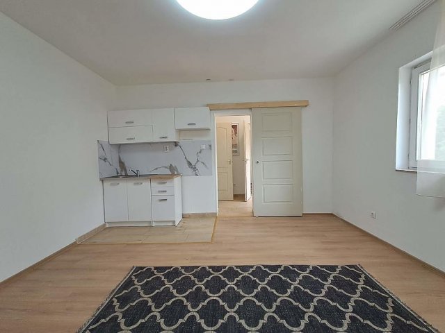 Eladó családi ház, Budapesten, XV. kerületben 35.9 M Ft