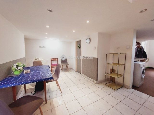 Eladó téglalakás, Budapesten, VIII. kerületben 52.5 M Ft