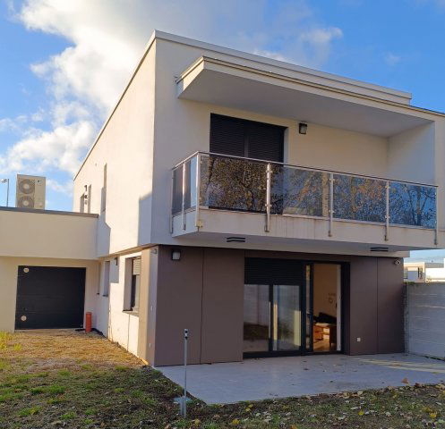 Eladó sorház, Debrecenben 229.75 M Ft, 5 szobás