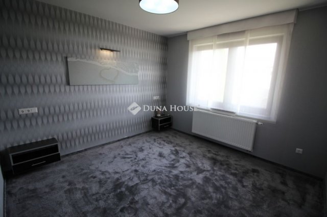 Kiadó családi ház, albérlet, Kecskeméten 738 E Ft / hó