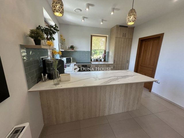 Eladó családi ház, Piliscsabán 198 M Ft, 5 szobás