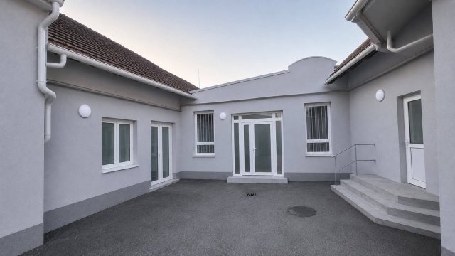 Kiadó üzlethelyiség, Pécsett 475 E Ft / hó, 2 szobás