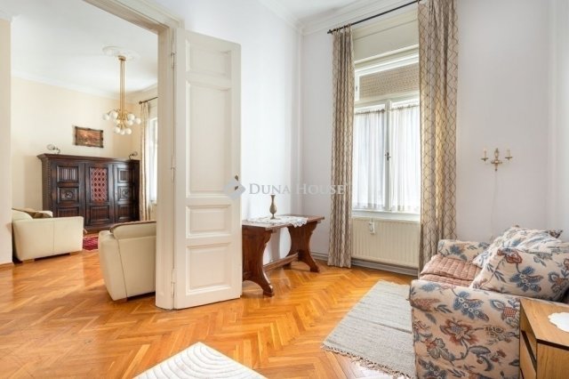 Eladó téglalakás, Budapesten, V. kerületben 134.999 M Ft