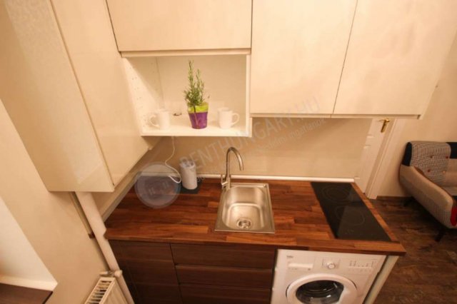 Kiadó téglalakás, albérlet, V. kerületben, Balassi Bálint utcában