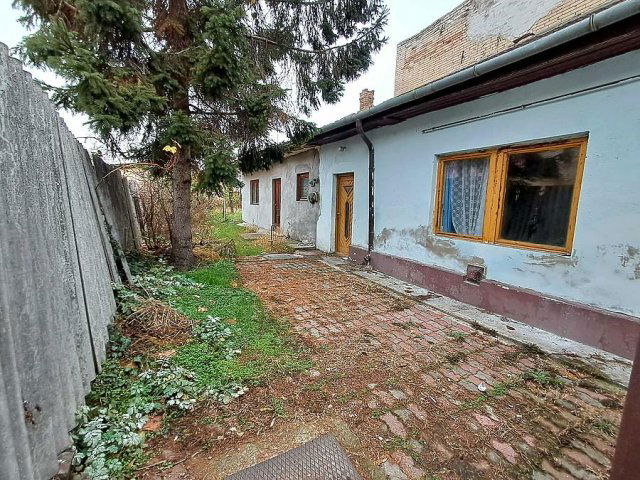 Eladó telek, Budapesten, XV. kerületben 55 M Ft