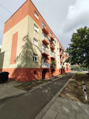 Eladó téglalakás, Mosonmagyaróváron 41.99 M Ft, 2 szobás