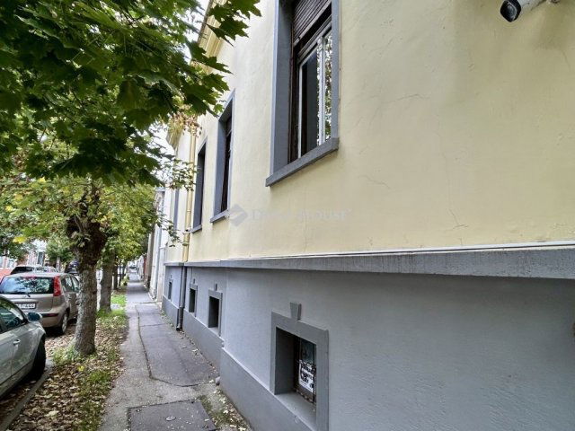 Eladó családi ház, Keszthelyen 112 M Ft, 4 szobás