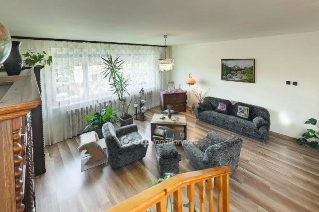 Eladó ikerház, Győrött 89.5 M Ft, 3 szobás