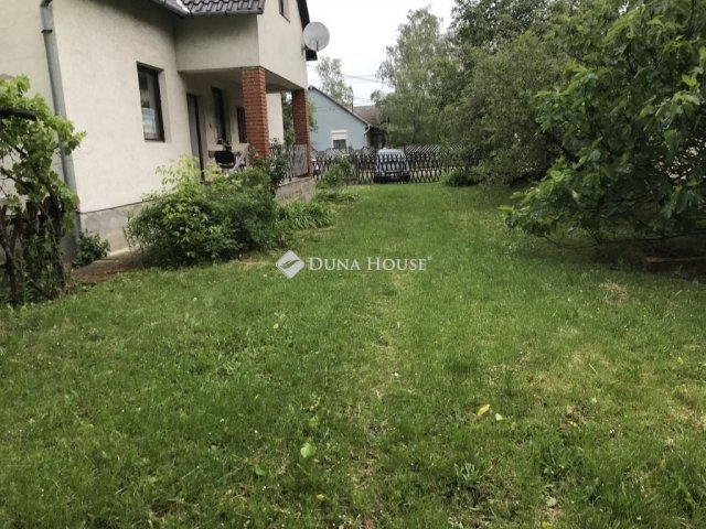 Eladó családi ház, Iszkaszentgyörgyön 83.9 M Ft, 5 szobás