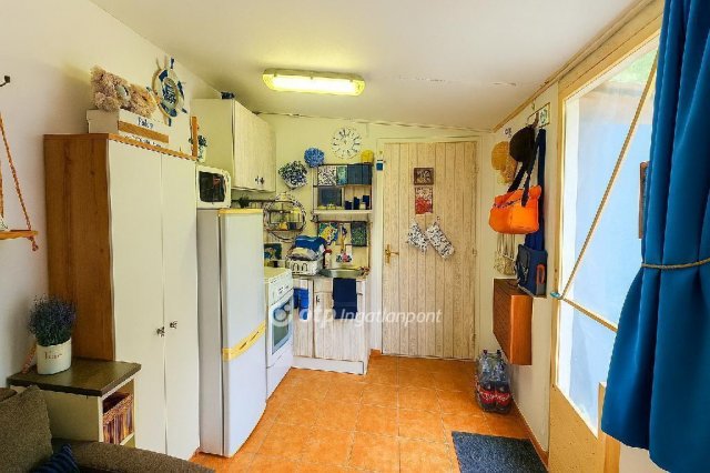 Eladó családi ház, Kiskunlacházán 21.5 M Ft, 1 szobás