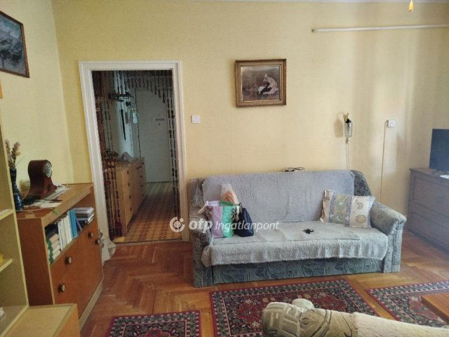 Eladó téglalakás, Pécsett 33.8 M Ft, 2 szobás