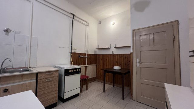 Eladó családi ház, Budapesten, XVIII. kerületben, Varjú utcában