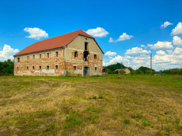 Eladó családi ház, Nagybajomban 24.9 M Ft, 9 szobás