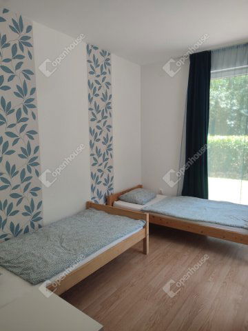 Kiadó téglalakás, albérlet, Tatán 560 E Ft / hó, 4 szobás