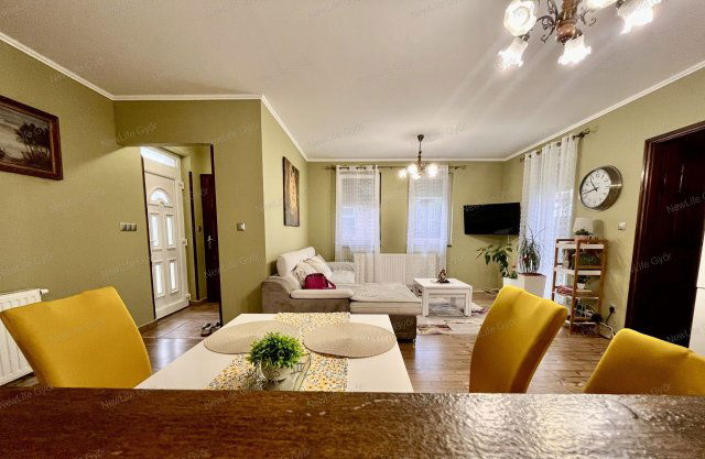 Eladó ikerház, Győrött 93 M Ft, 4 szobás / költözzbe.hu