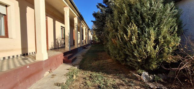 Eladó családi ház, Újpetrén 44.99 M Ft, 4 szobás