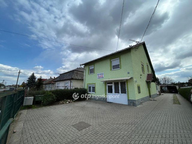 Eladó családi ház, Debrecenben 124.9 M Ft, 1+4 szobás