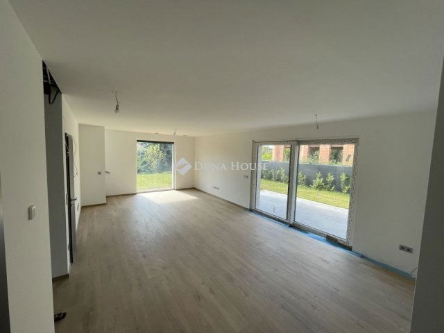 Eladó ikerház, Budapesten, III. kerületben 222.5 M Ft, 4 szobás