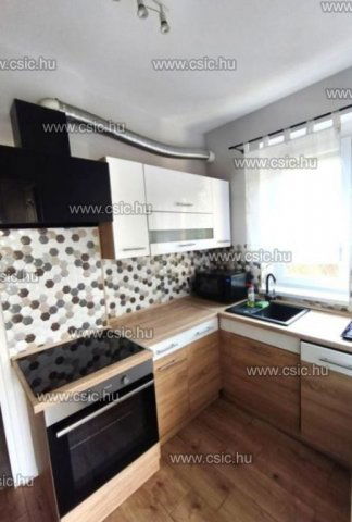 Eladó ikerház, Budapesten, III. kerületben 87.9 M Ft, 2+2 szobás