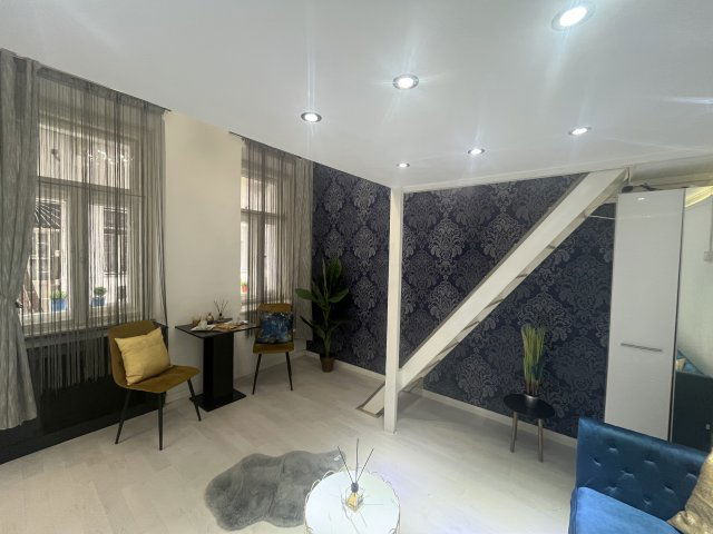 Eladó téglalakás, Budapesten, VI. kerületben, Hajós utcában