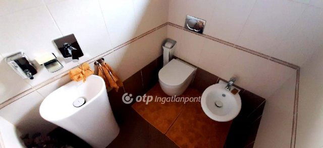 Eladó családi ház, Diósdon 350 M Ft, 4 szobás